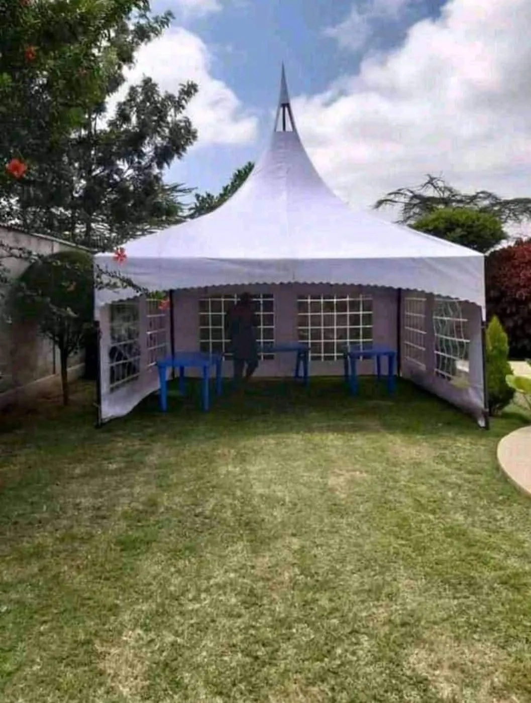 50 Sitter Tent 17x17ft - Plain